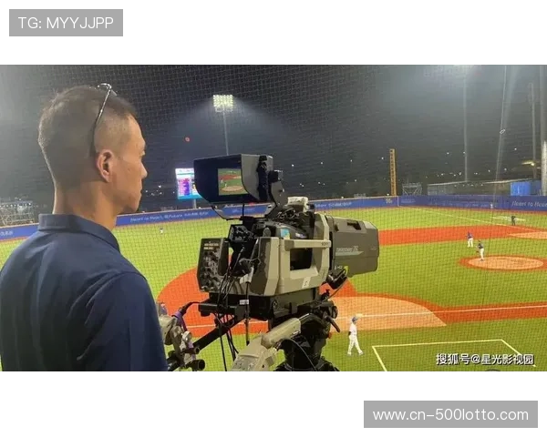 慢动作回放系统集成多机位数据，自动生成360度时空凝固效果